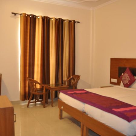 Casa Meera Noida Esterno foto